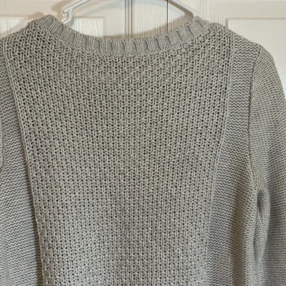 NWT Banana Republic Light Gray Cable Knit Sweater size Medium - Picture 8 of 10